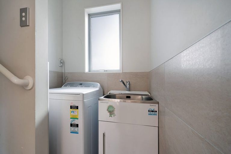 Photo of property in 133h Connell Street, Blockhouse Bay, Auckland, 0600