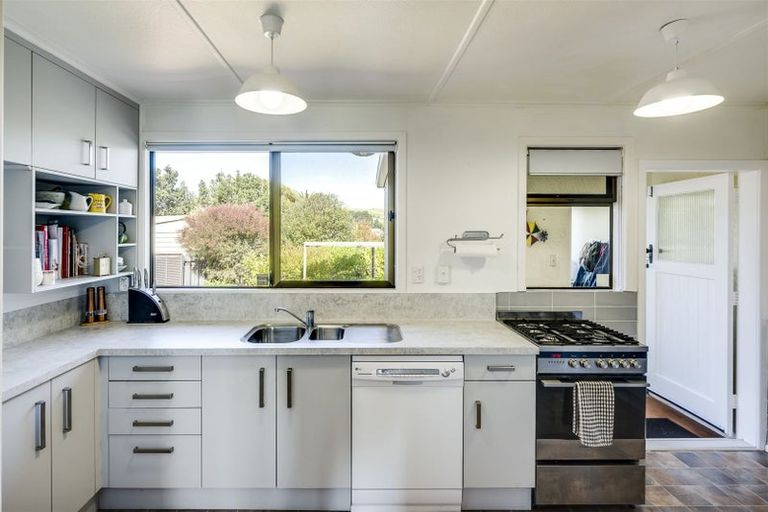 Photo of property in 47 Le Quesne Road, Bay View, Napier, 4104