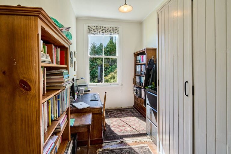 Photo of property in 55 Fairview Crescent, Kelburn, Wellington, 6012