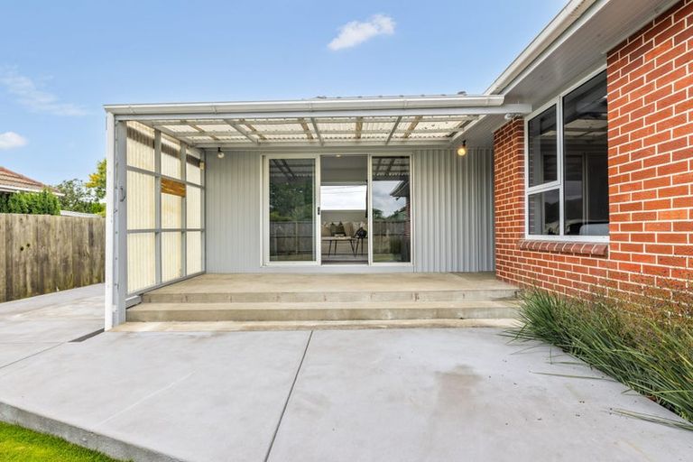 Photo of property in 16 Leacroft Street, Bishopdale, Christchurch, 8053