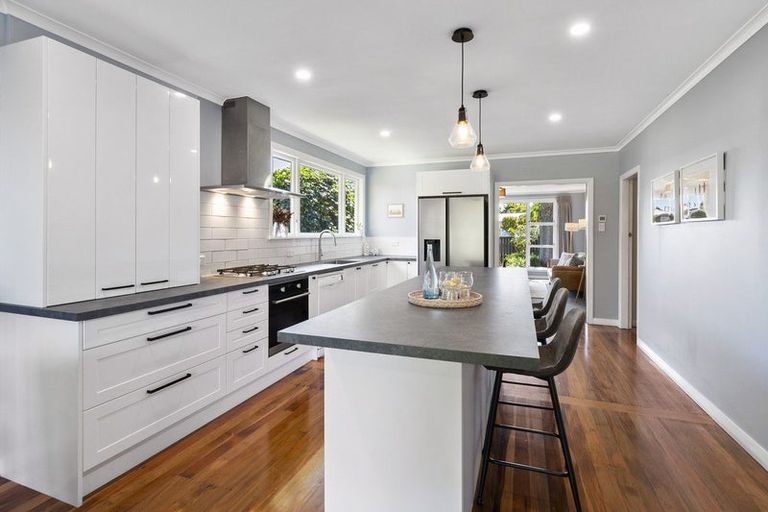 Photo of property in 18 Kent Crescent, Awapuni, Palmerston North, 4412