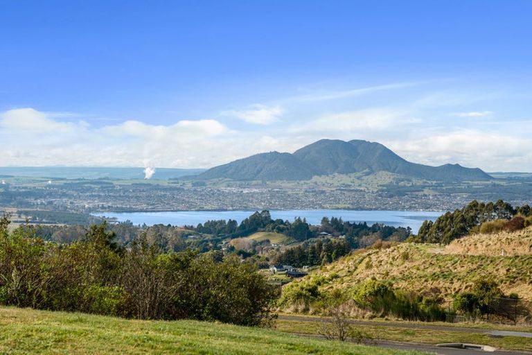 Photo of property in 150 Highland Drive, Acacia Bay, Taupo, 3385