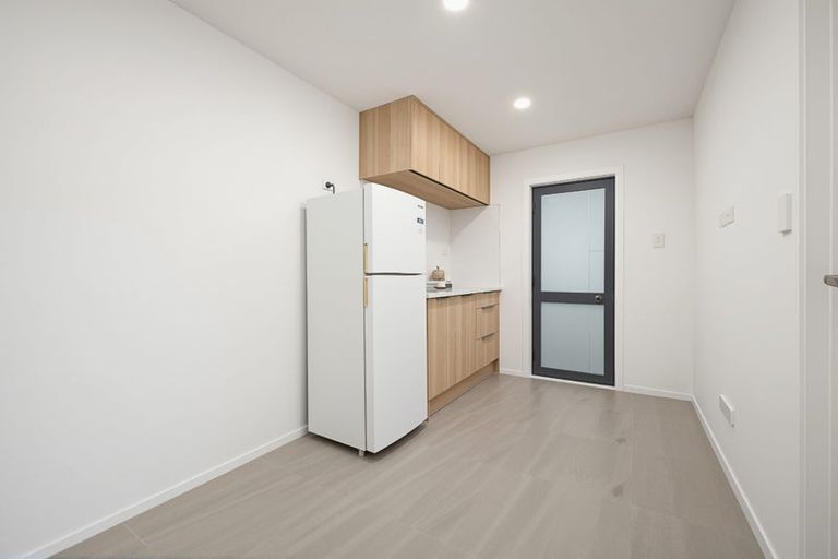 Photo of property in 140d Hepburn Road, Glendene, Auckland, 0602