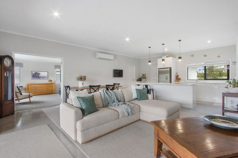 Photo of property in 7 Vantage Place, Omokoroa, 3114