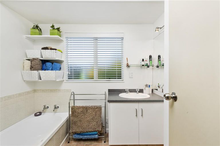 Photo of property in 25 Kane Road, Papamoa Beach, Papamoa, 3118