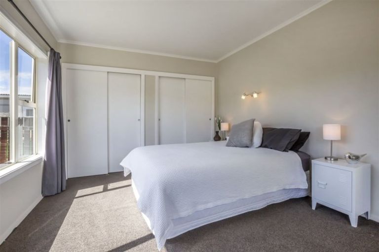 Photo of property in 8 Kapiti Crescent, Titahi Bay, Porirua, 5022