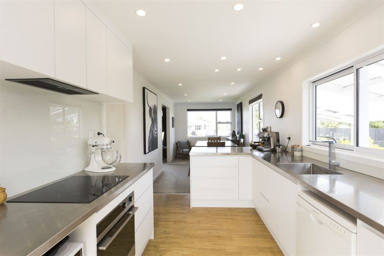 Photo of property in 4 Tingey Place, Awapuni, Palmerston North, 4412