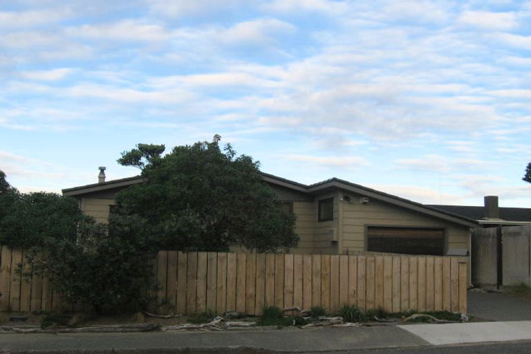 Photo of property in 6 Moana Street, Otaki Beach, Otaki, 5512
