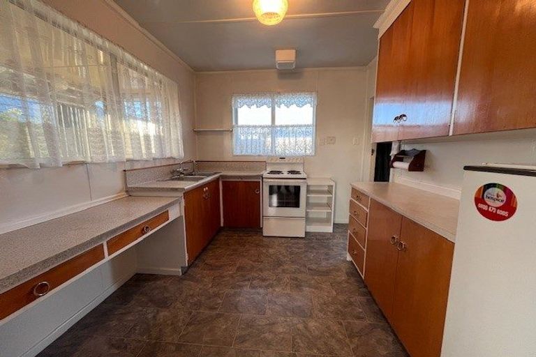 Photo of property in 12 Cowper Street, Milton, 9220