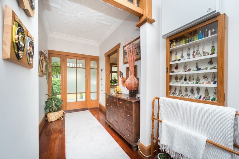 Photo of property in 11 Florence Avenue, Palmerston North, 4414