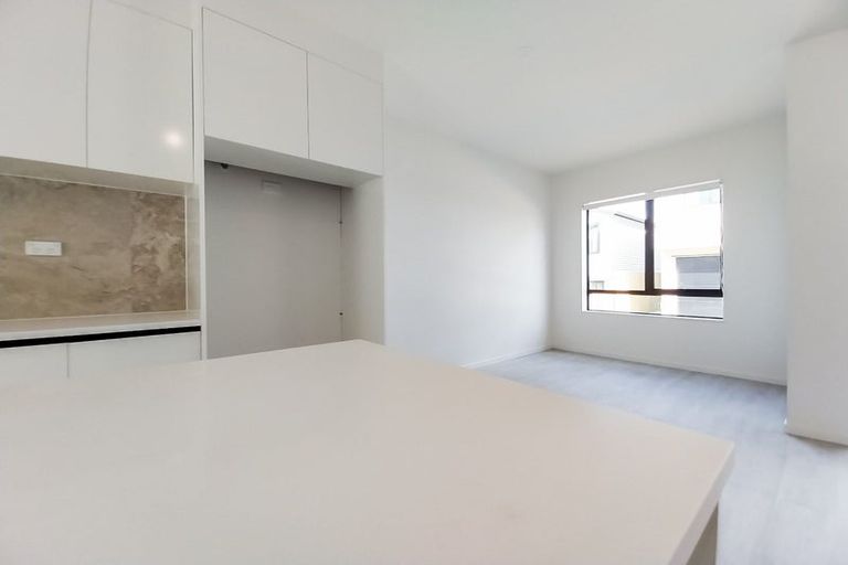 Photo of property in 15/116 Colwill Road, Massey, Auckland, 0614