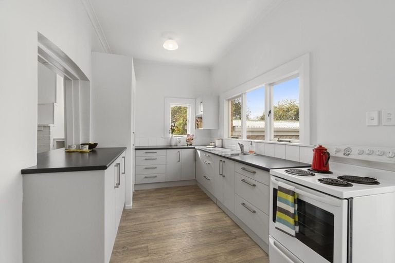 Photo of property in 26 Seabrook Avenue, New Lynn, Auckland, 0600