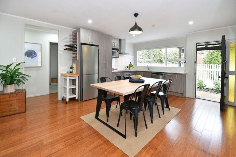 Photo of property in 3b Balmain Road, Birkenhead, Auckland, 0626