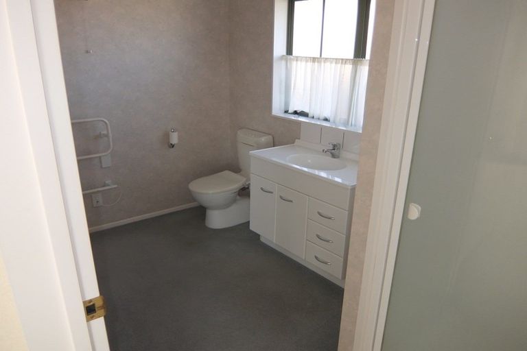 Photo of property in 93 Roberts Line, Kelvin Grove, Palmerston North, 4414