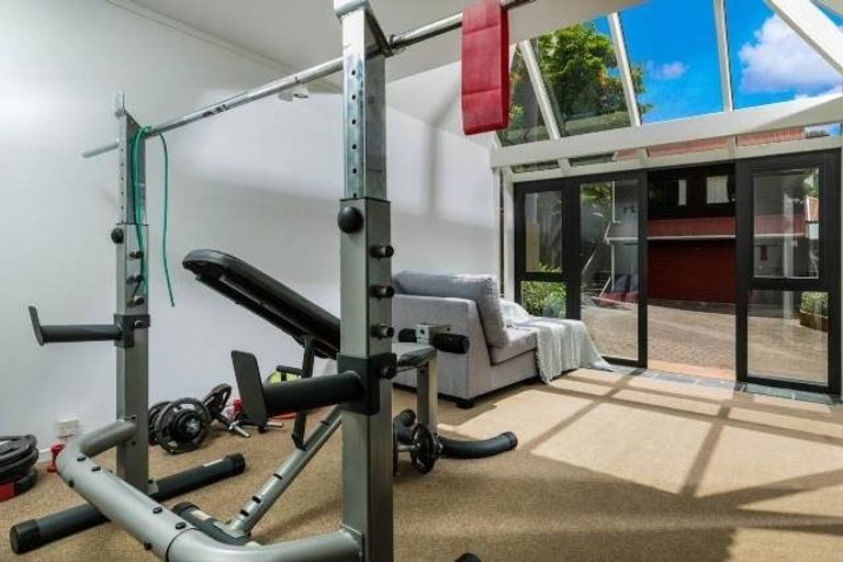 Photo of property in 25 Austin Road, Greenhithe, Auckland, 0632