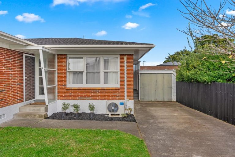 Photo of property in 1/42 Wallace Road, Papatoetoe, Auckland, 2025