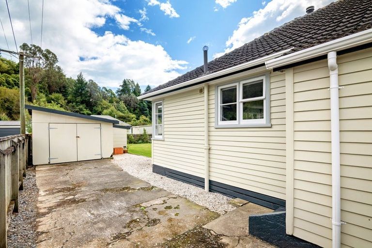 Photo of property in 124 Tipahi Street, Nelson South, Nelson, 7010