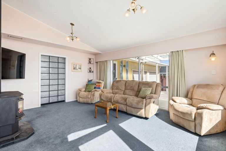 Photo of property in 26 Burn Street, Levin, 5510