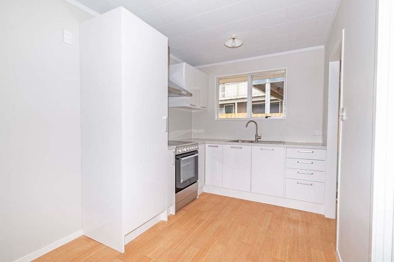 Photo of property in 2/63 Zita Maria Drive, Massey, Auckland, 0614