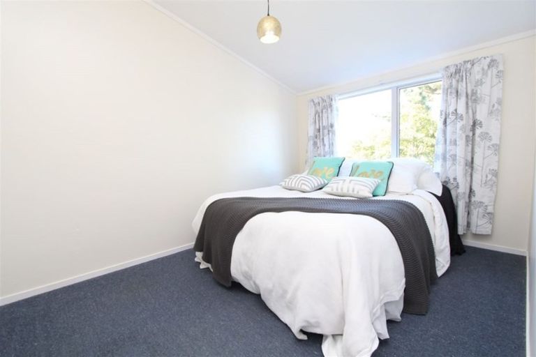 Photo of property in 18 Hollydale Grove, Churton Park, Wellington, 6037