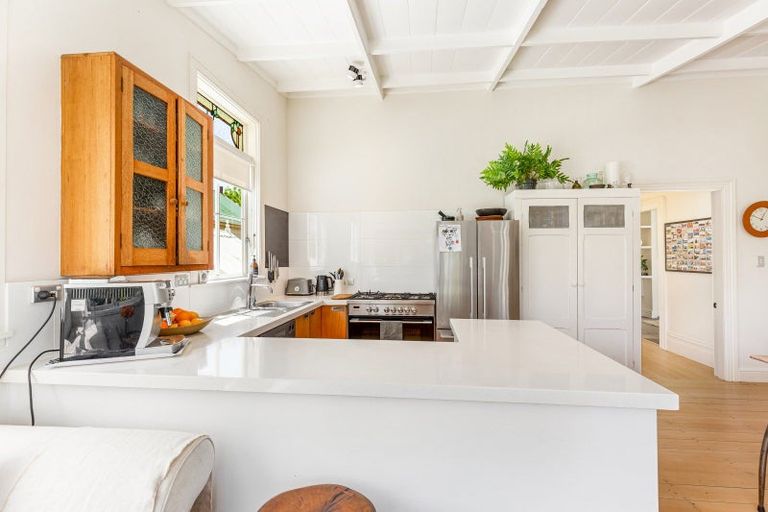 Photo of property in 203 Victoria Road, Devonport, Auckland, 0624