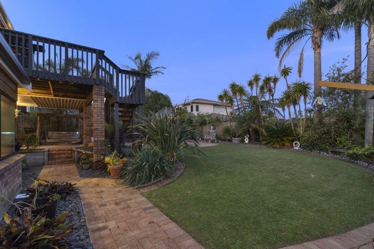 Photo of property in 54 Marina View Drive, West Harbour, Auckland, 0618