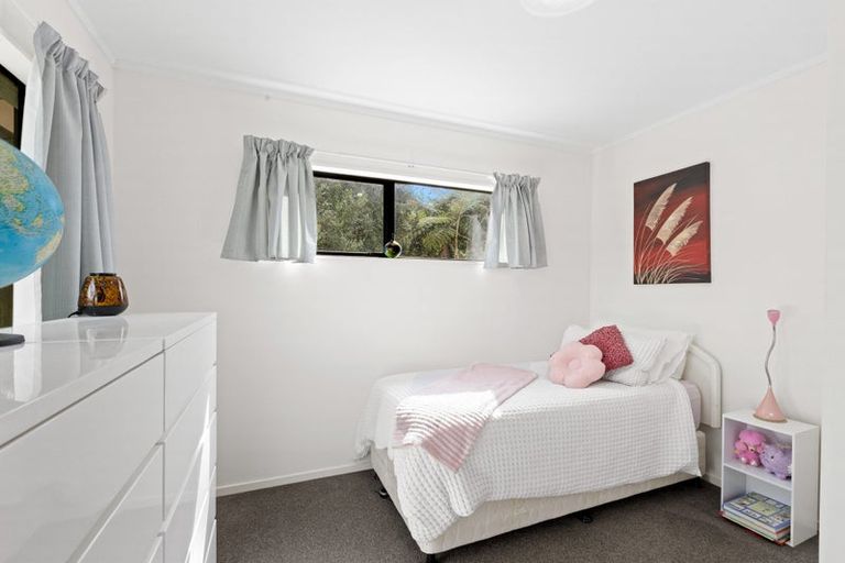 Photo of property in 2/64 Langana Avenue, Browns Bay, Auckland, 0630