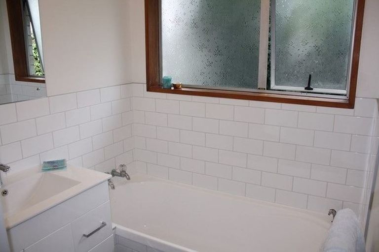 Photo of property in 3/16 Gresford Street, Edgeware, Christchurch, 8013