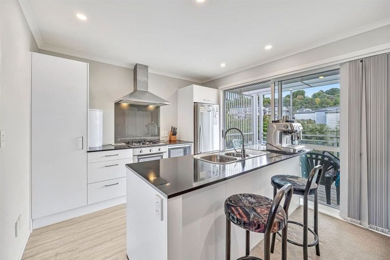 Photo of property in 28 Fernly Rise, Flat Bush, Auckland, 2019