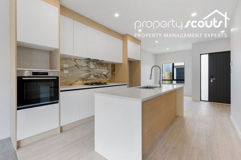 Photo of property in 11/116 Colwill Road, Massey, Auckland, 0614