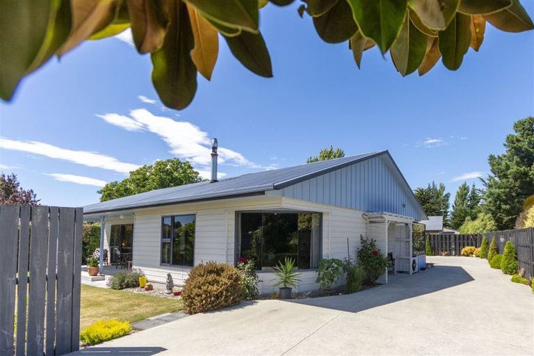 Photo of property in 5 Allin Drive, Waikuku Beach, 7402