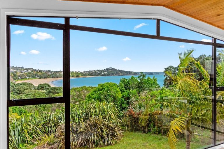 Photo of property in 10 Ardern Avenue, Stanmore Bay, Whangaparaoa, 0932