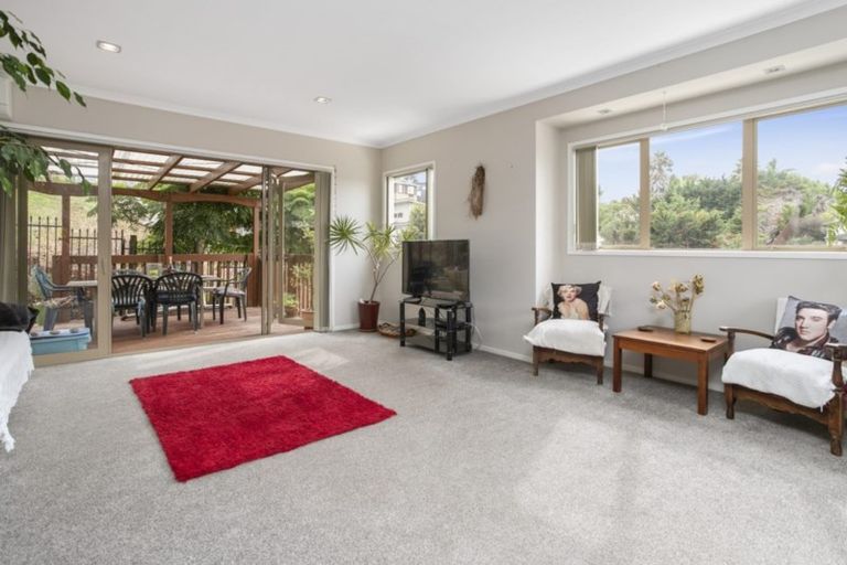 Photo of property in 12 Valley Fields Place, Pukekohe, 2120