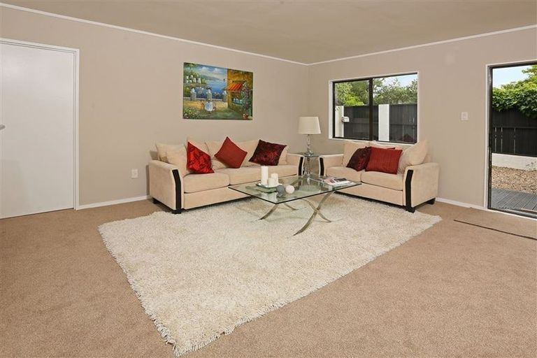 Photo of property in 2b Kintara Drive, Massey, Auckland, 0614
