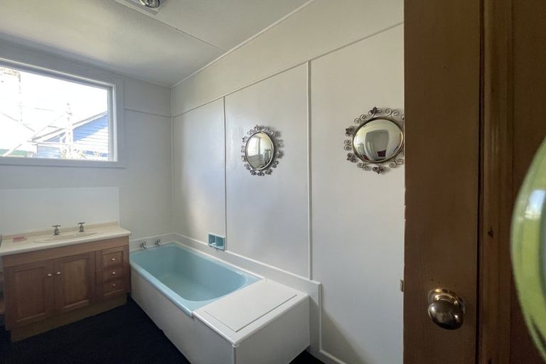 Photo of property in 69 Balaclava Street, Wyndham, 9831