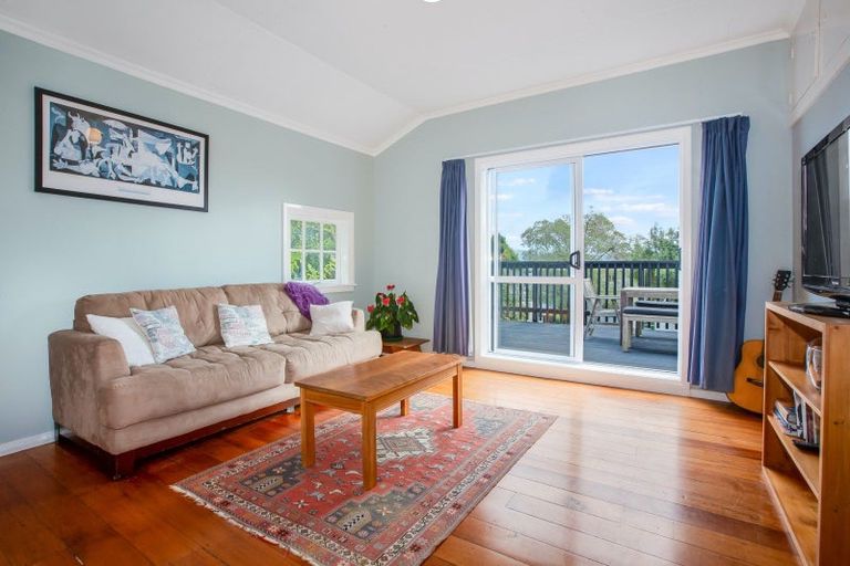 Photo of property in 22 Tawa Street, Eastbourne, Lower Hutt, 5013