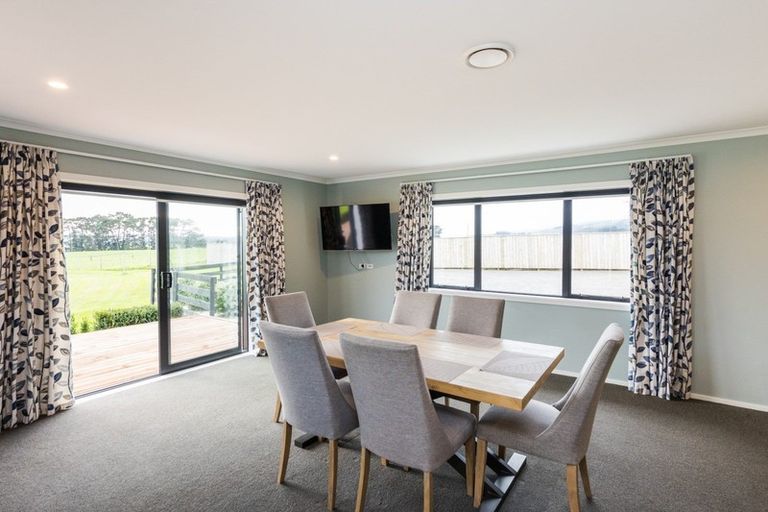 Photo of property in 52 Centre Road, Aokautere, Palmerston North, 4471