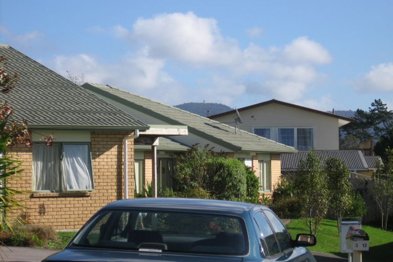 Photo of property in 15/12 Blueridge Close, Sunnyvale, Auckland, 0612