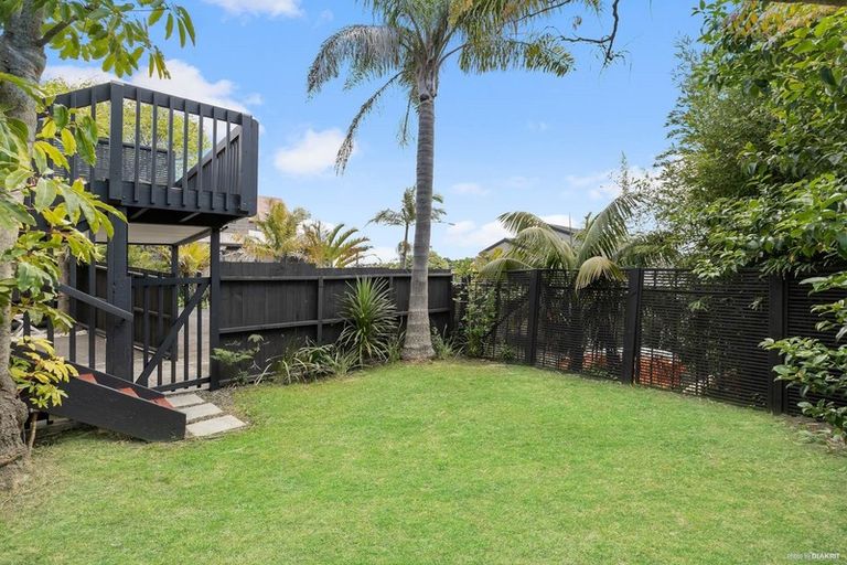 Photo of property in 1/111 Arran Road, Browns Bay, Auckland, 0630