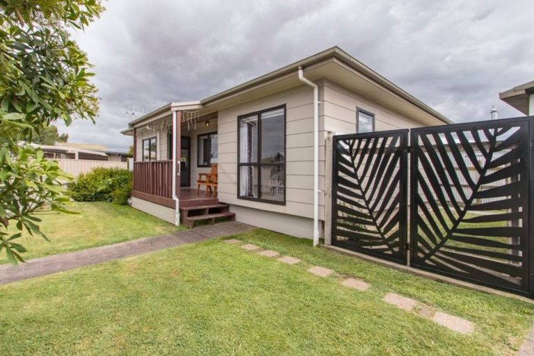Photo of property in 1/40 Townshend Crescent, Greenmeadows, Napier, 4112