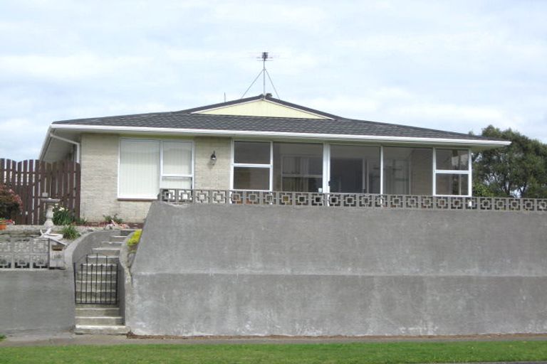Photo of property in 19 Roy Terrace, Moturoa, New Plymouth, 4310