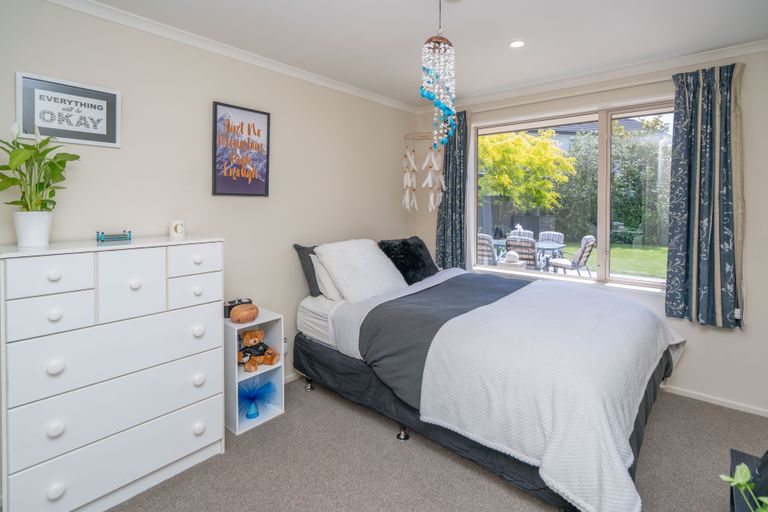 Photo of property in 54 Westpark Drive, Burnside, Christchurch, 8053