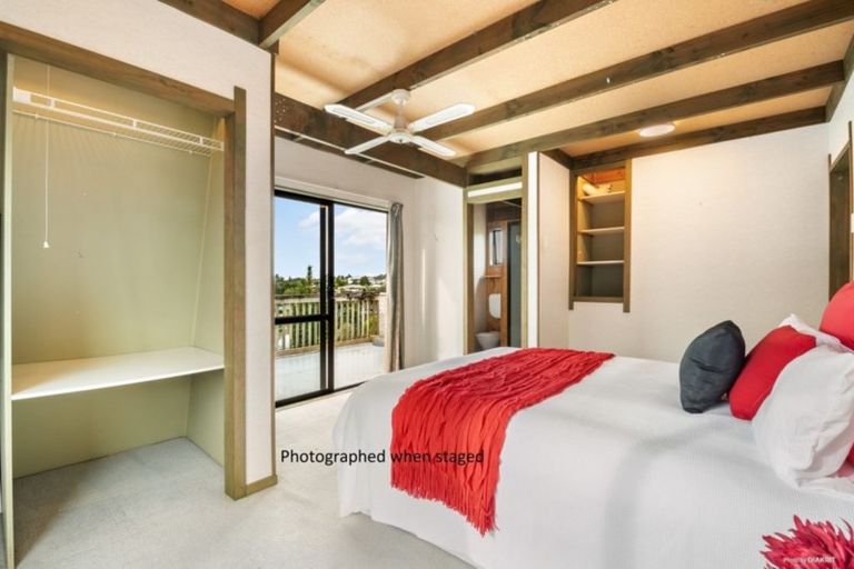 Photo of property in 32 Stillwater Crescent, Stillwater, Silverdale, 0993