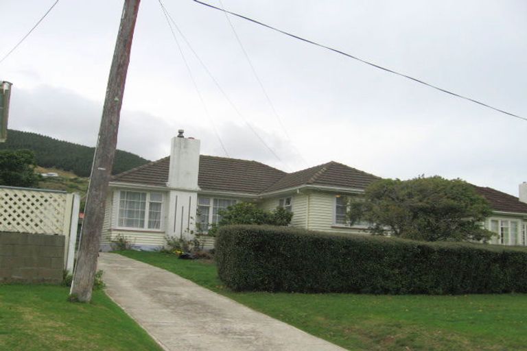 Photo of property in 18 Coates Street, Tawa, Wellington, 5028