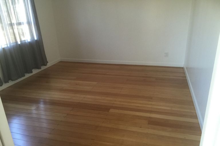 Photo of property in 257 Henderson Valley Road, Henderson, Auckland, 0612