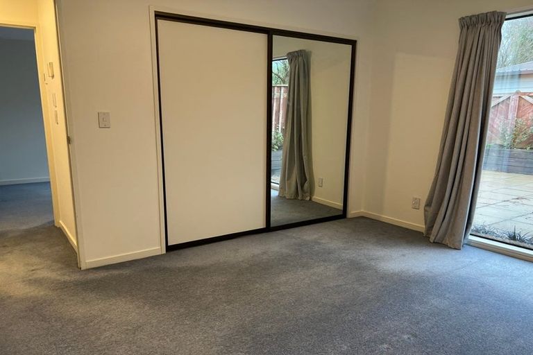 Photo of property in 2/2 Wakelin Place, Redwood, Christchurch, 8051