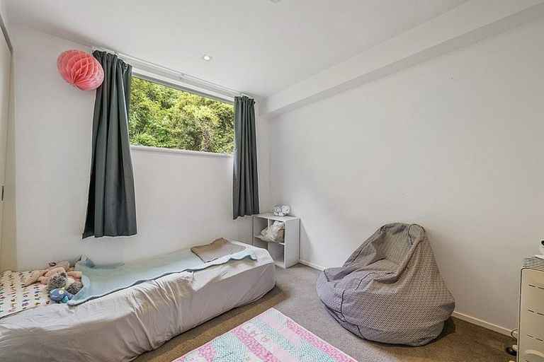 Photo of property in 22 Saddleback Grove, Karori, Wellington, 6012