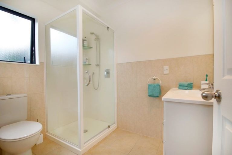 Photo of property in 8 Vintage Drive, Henderson, Auckland, 0612