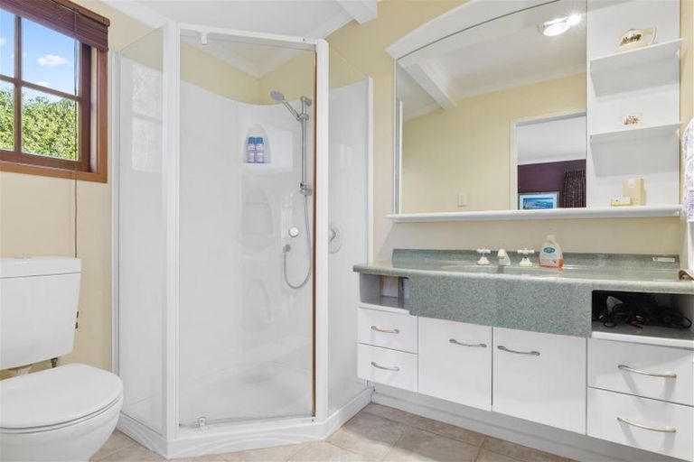 Photo of property in 36 Awaroa Stream Drive, Waiuku, 2123