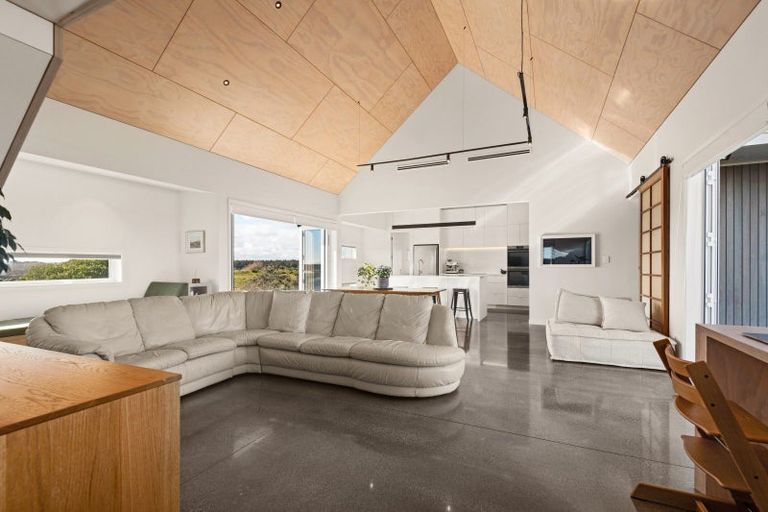 Photo of property in 2 Rangeview Rise, Foxton Beach, Foxton, 4815